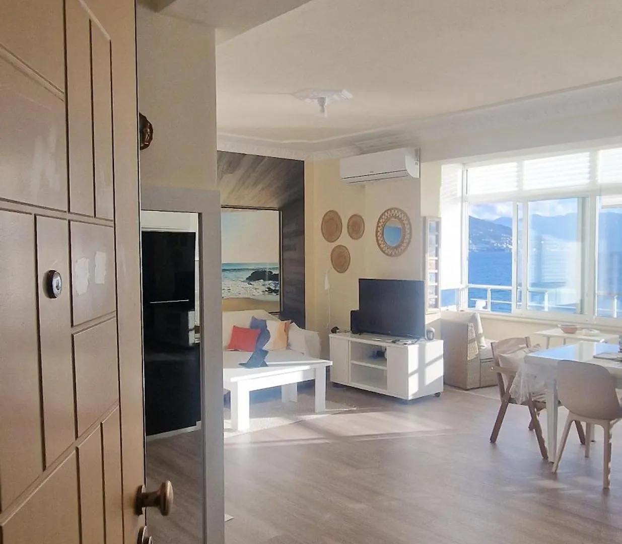 The Sunkissed Suite Vlorë 0*,  阿尔巴尼亚