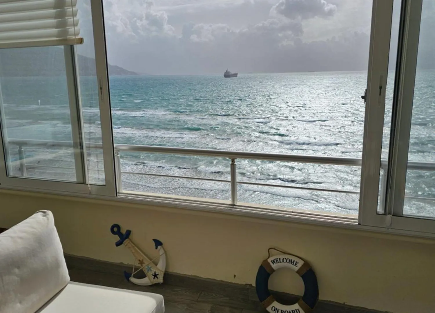 The Sunkissed Suite Vlorë 阿尔巴尼亚