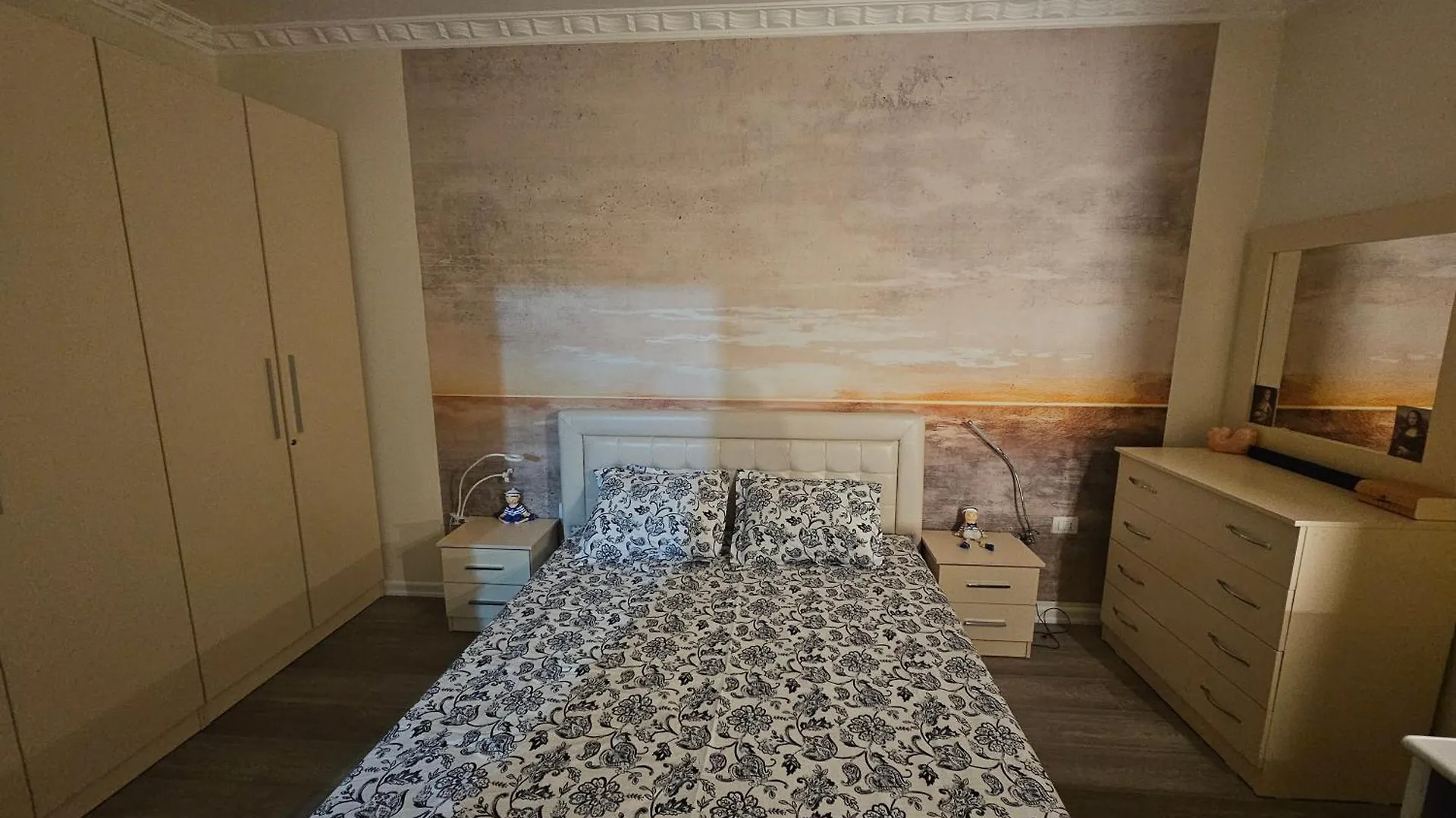 The Sunkissed Suite Vlorë 阿尔巴尼亚